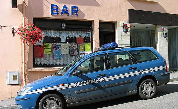gendarmerie bar